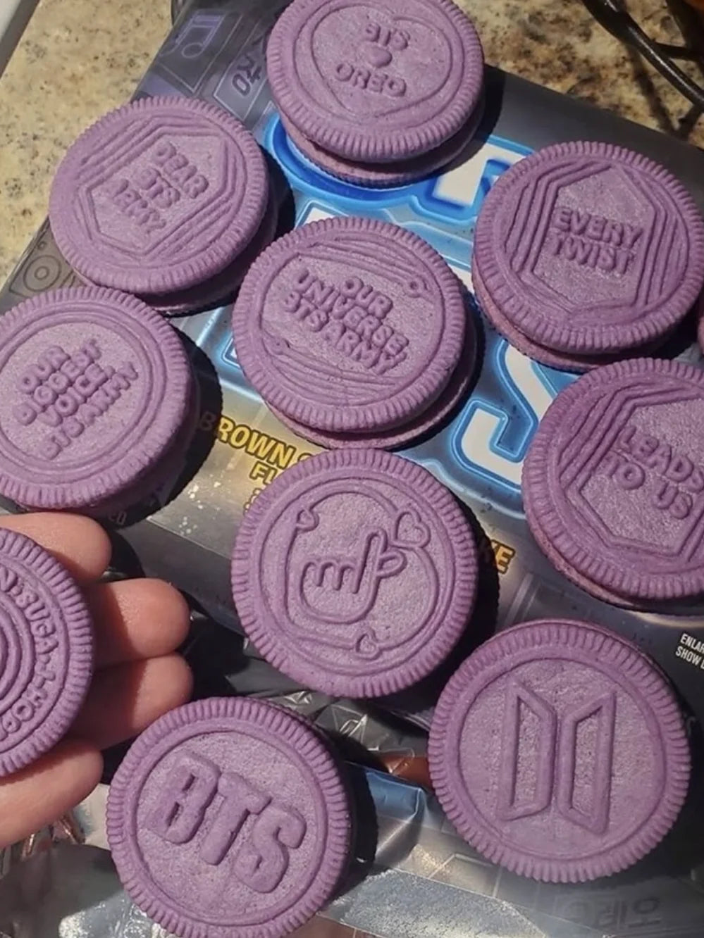 預訂 | ARMY必搶 💜 韓國天團 BTS 防彈少年團 X OREO 紫色夾心餅100g 一盒內有2包